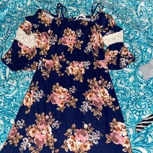 Maternity dress size s